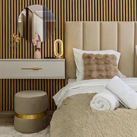 Apartament Romaly *