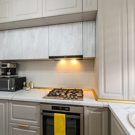 Apartament Romaly *